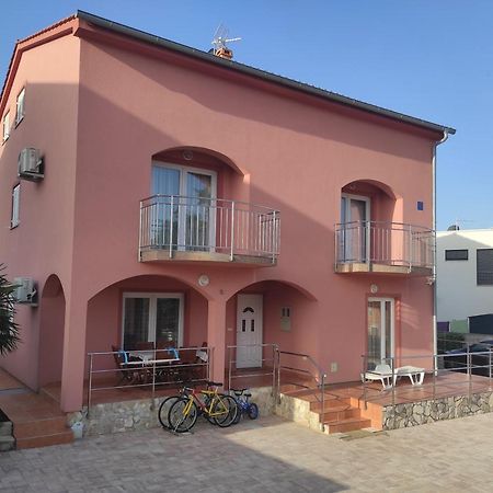 Apartments Mihael Малинска Экстерьер фото