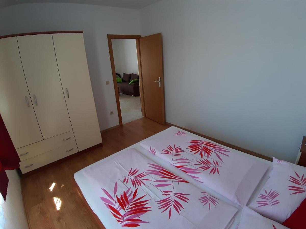 Apartments Mihael Малинска Экстерьер фото
