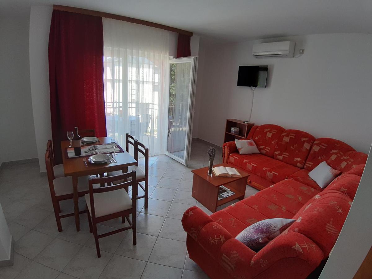 Apartments Mihael Малинска Экстерьер фото