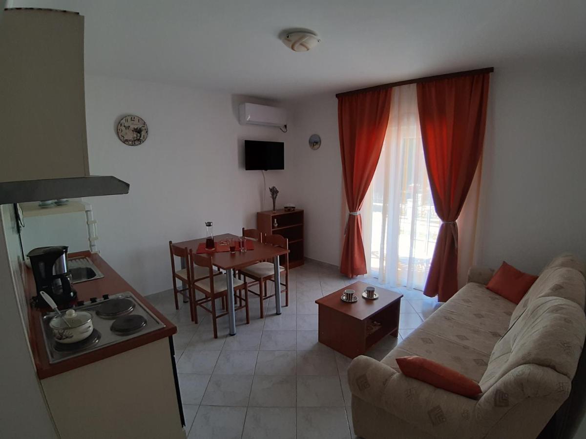Apartments Mihael Малинска Экстерьер фото