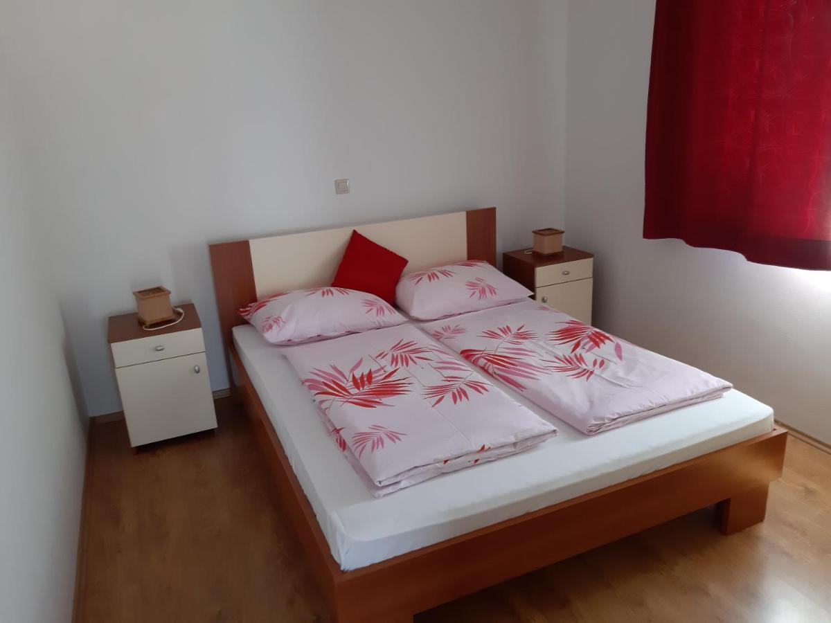 Apartments Mihael Малинска Экстерьер фото