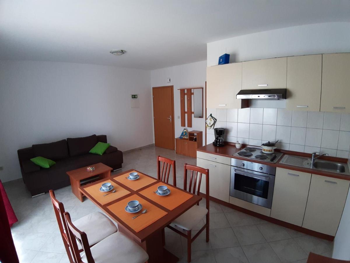 Apartments Mihael Малинска Экстерьер фото