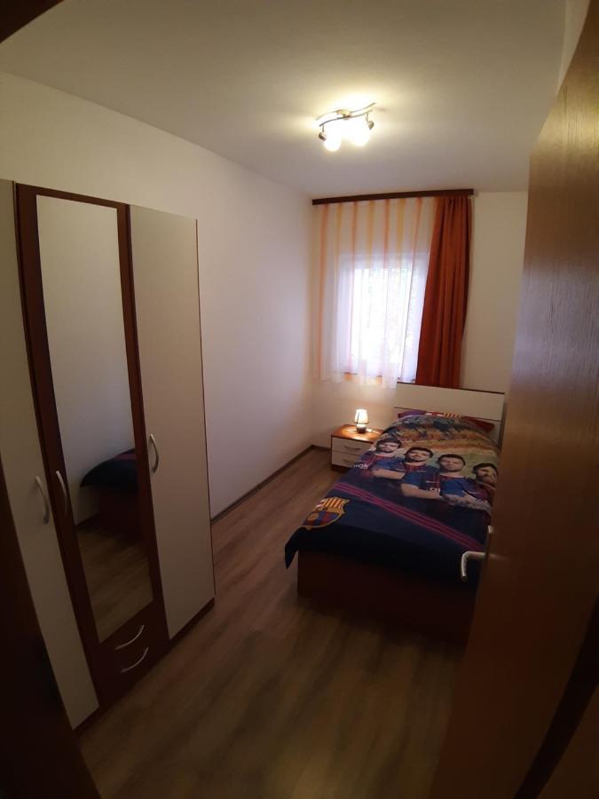 Apartments Mihael Малинска Экстерьер фото