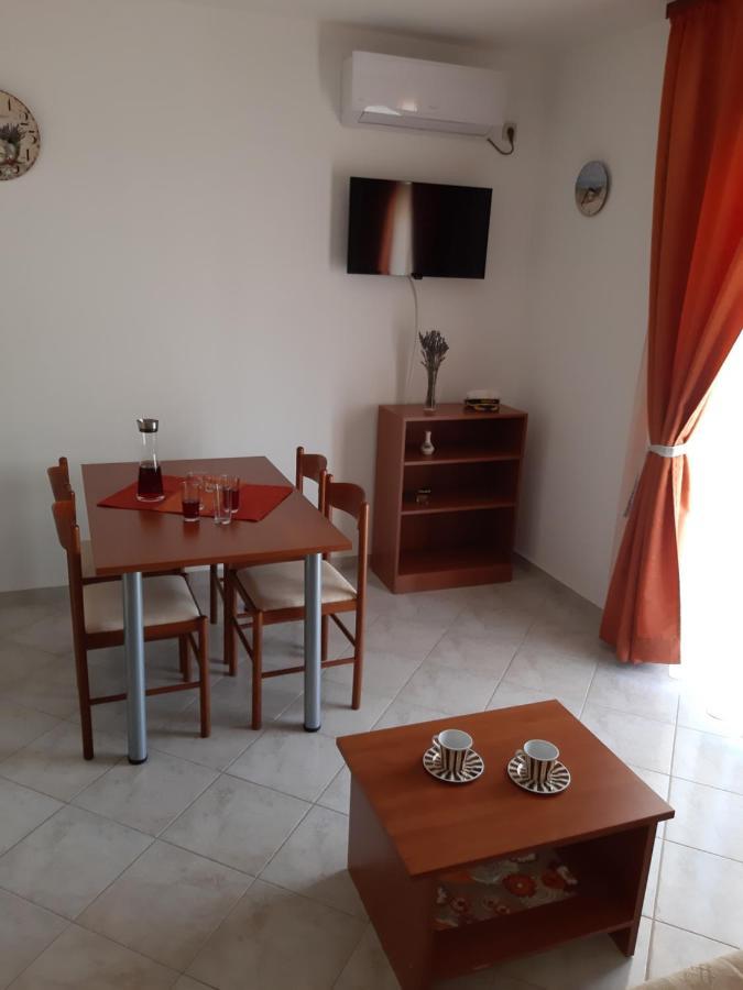 Apartments Mihael Малинска Экстерьер фото