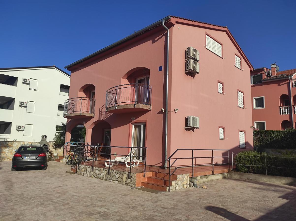Apartments Mihael Малинска Экстерьер фото